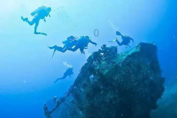 贵州一养殖场缺水消防员为153头山羊送甘泉解忧，持续干涸的原因有哪些？