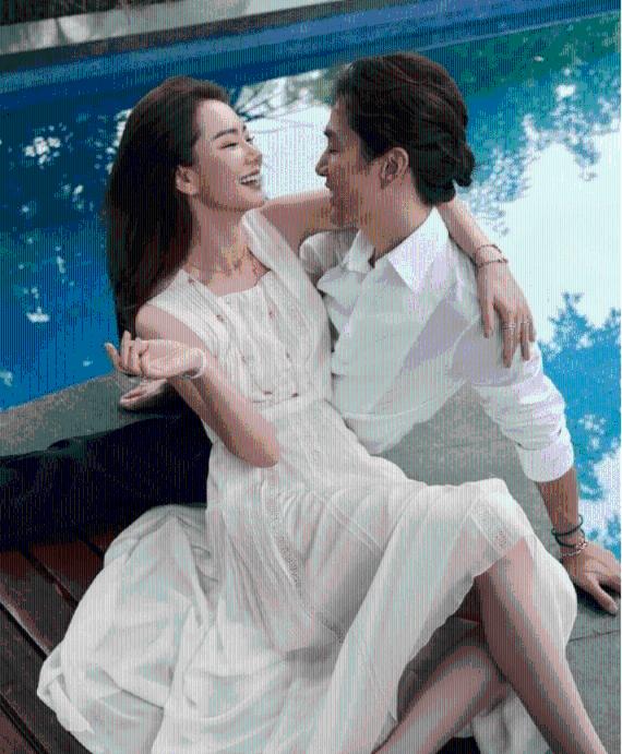 婧婧整理卧室