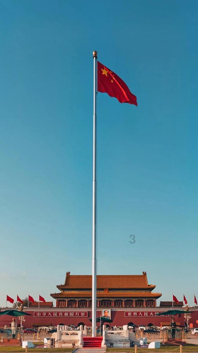 亚当玩高尔夫