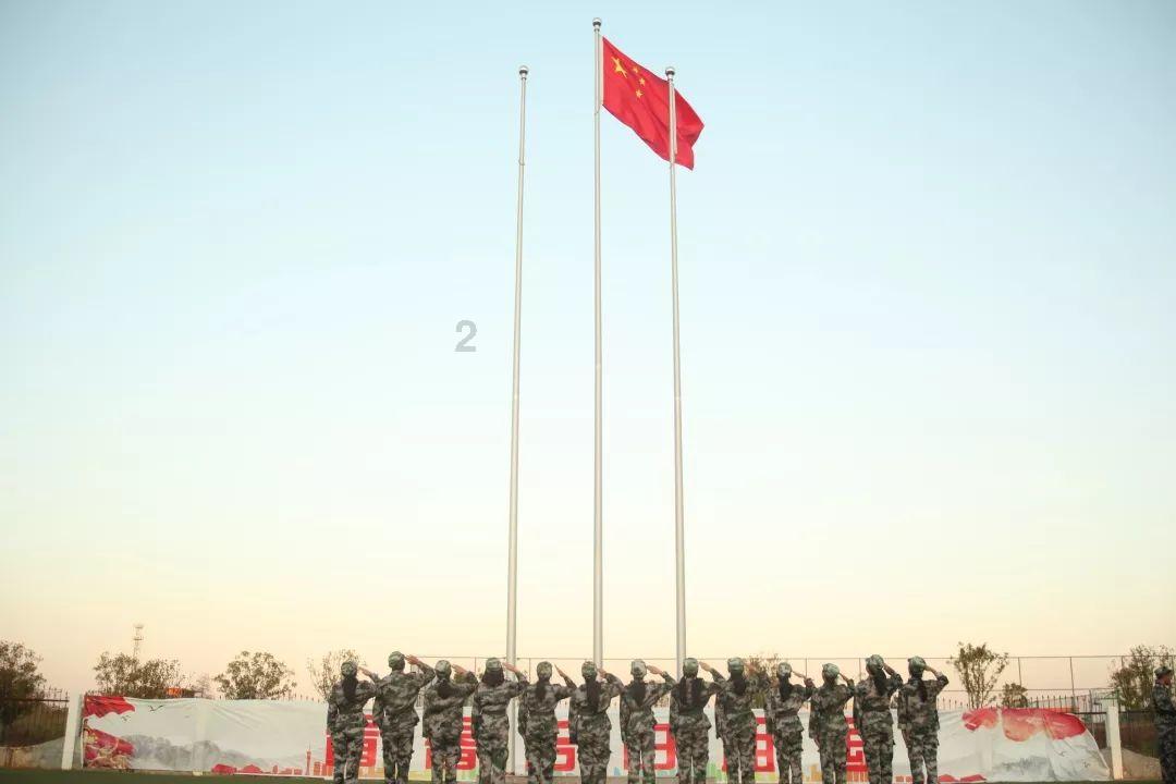 TVB前花旦弃影从商家底丰厚，与旧拍档聚会，二人演艺生涯略相似