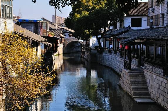 不锈钢实心台面，你不可不知的厨房台面材质！