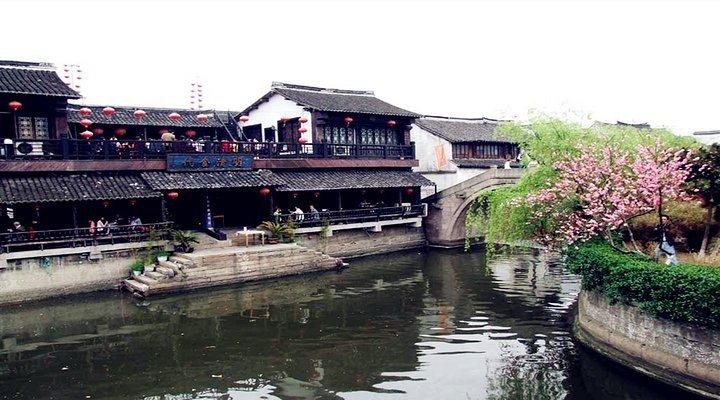 弗洛伦齐:莱奥是冠军球员,他让米兰进攻端运转起来