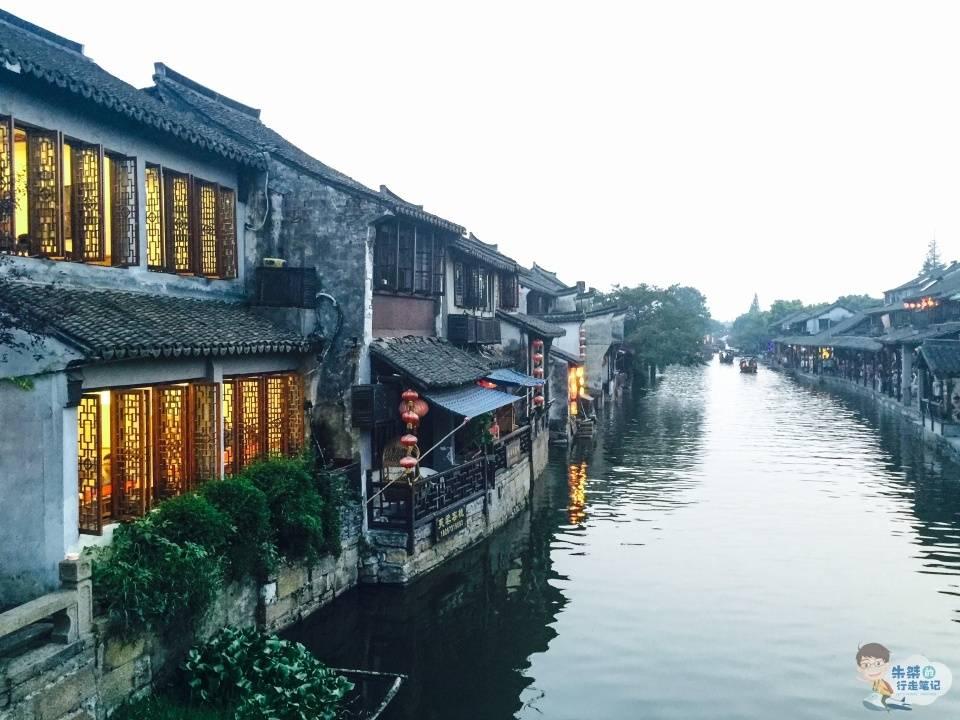 女生带爷爷去医院做检查,医生得知她是医学生后现场教学