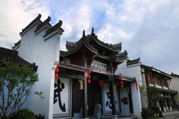 方媛首次亮相综艺，畅谈与郭富城幸福生活，笑言自己是靠颜值吃饭